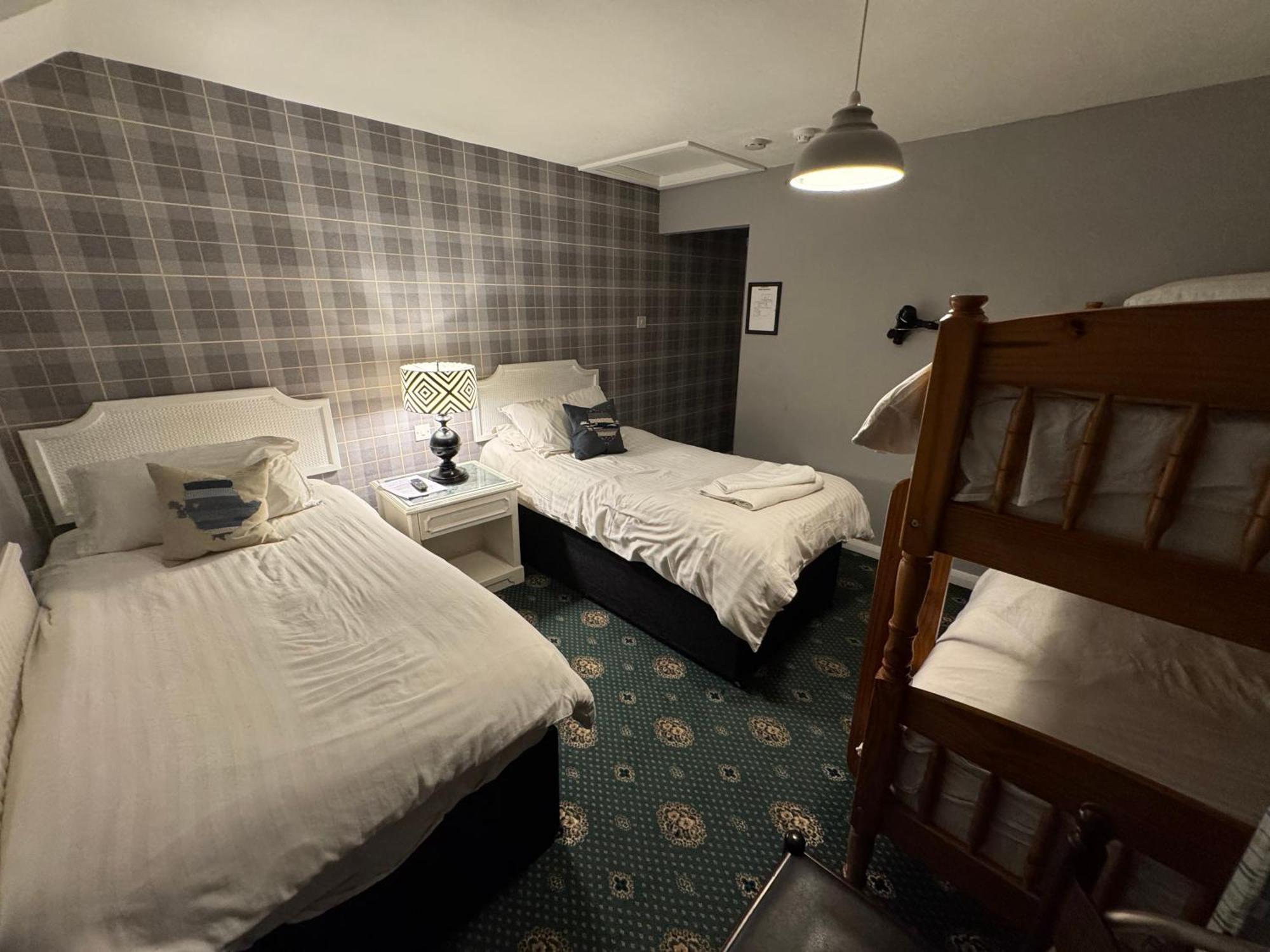 Llanfachraeth Holland Hotel מראה חיצוני תמונה